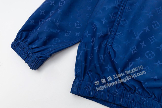 Louisvuitton路易威登Lv專門店2023FW新款刺繡章仔連帽風衣外套 男女同款 tzy3136